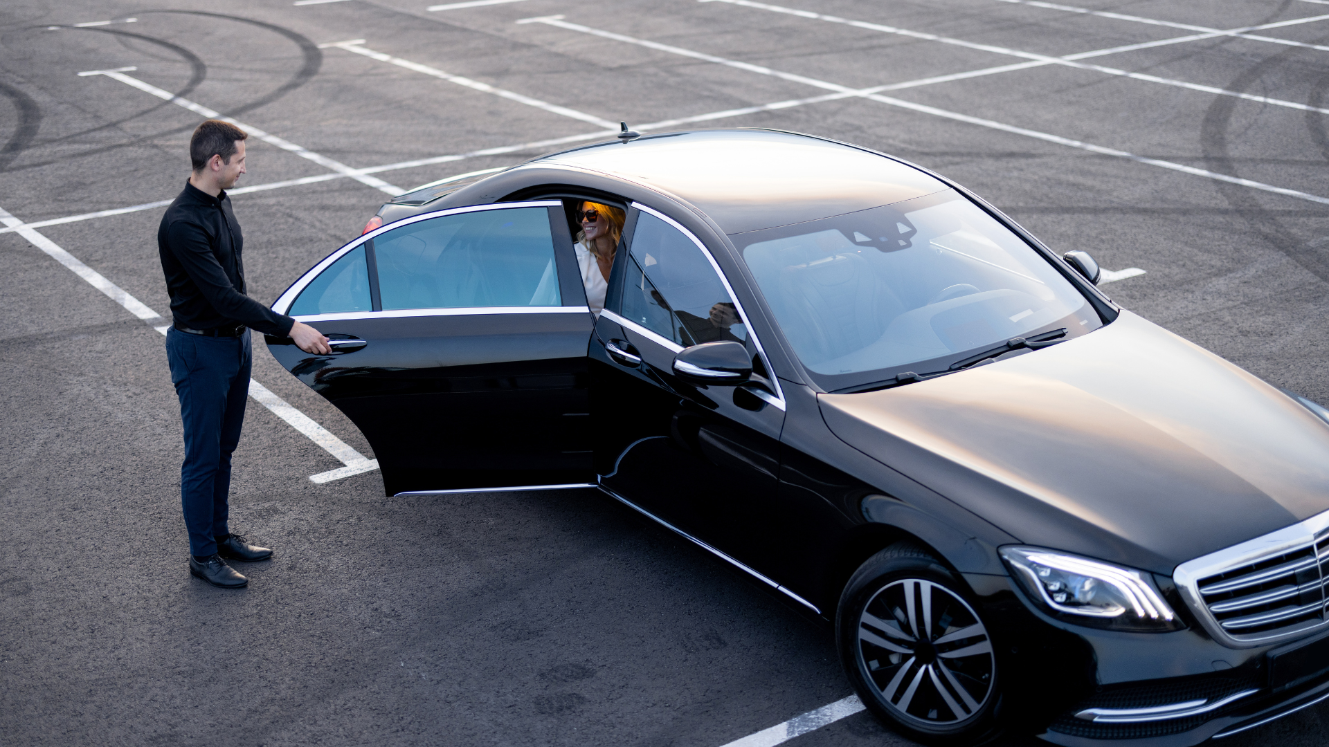 Chauffeured premium vehicles at your disposal in Lyon